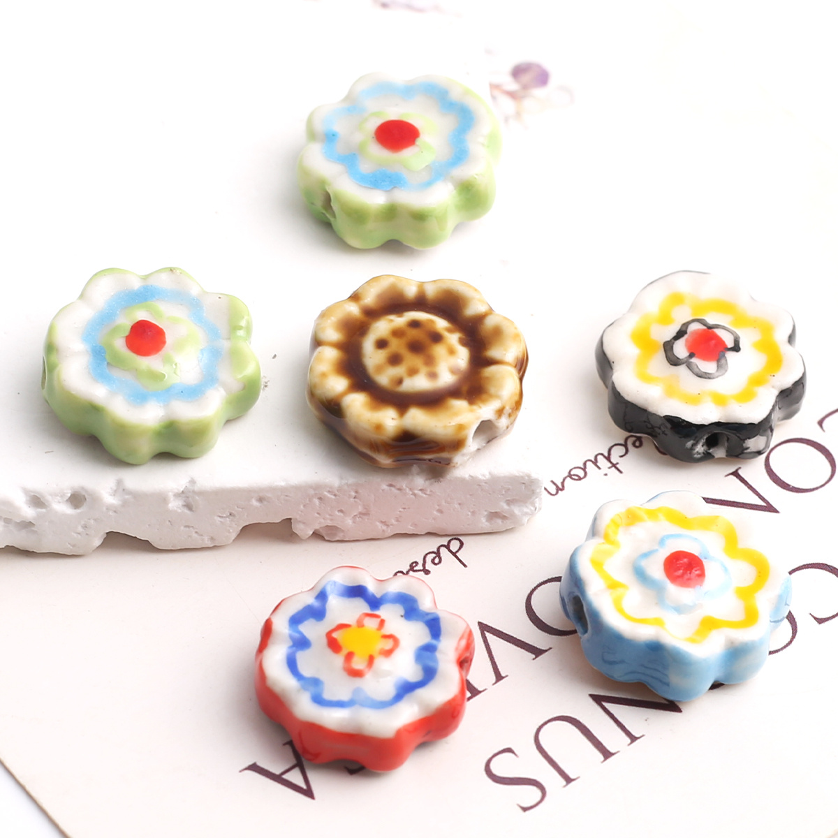 5pcs Random Color Sunflower Ceramic Round Beads